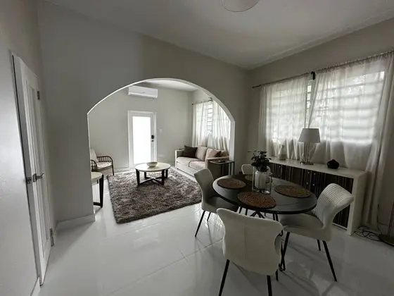 Breathtaking 2-Br Beachside Apartment