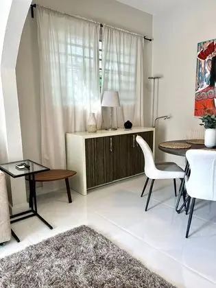 Breathtaking 2-Br Beachside Apartment - Oda