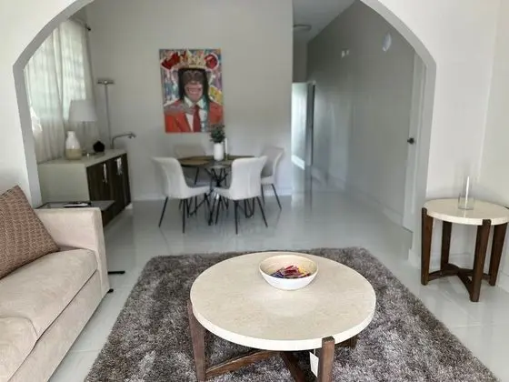 Breathtaking 2-Br Beachside Apartment - Oda Düzeni