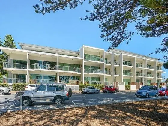 Breeze Beachfront Apartments