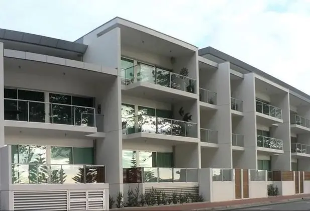 Breeze Beachfront Apartments - Lobi