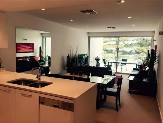 Breeze Beachfront Apartments - Oda