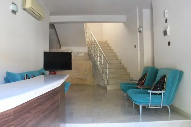 Breeze Flora Hotel - Lobi