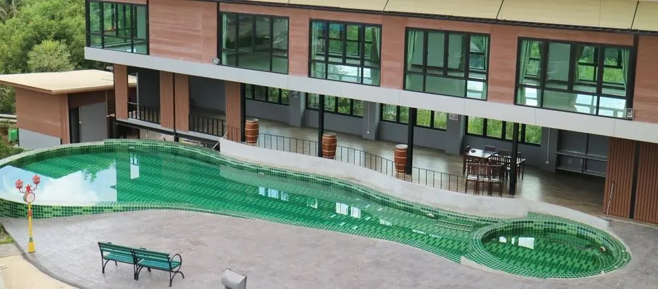 Breeze Hill Hotel - Havuz