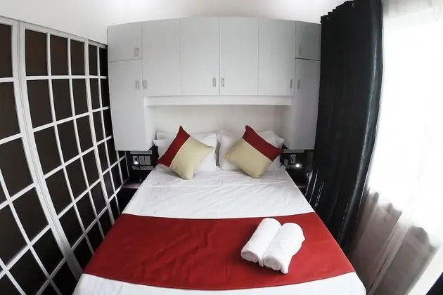 Breeze Residences Roxas Boulevard Manila - Oda