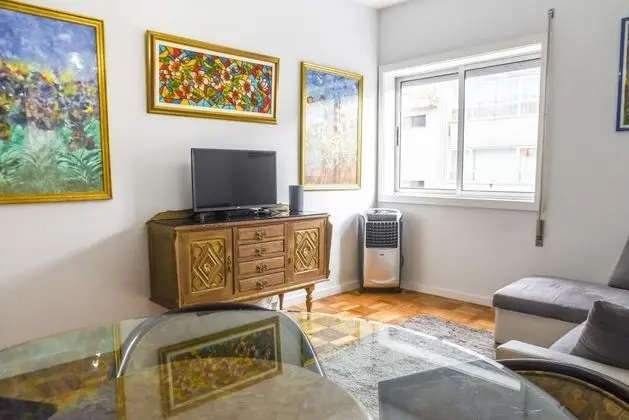 Breiner in Oporto With 1 Bedrooms and 1 Bathrooms