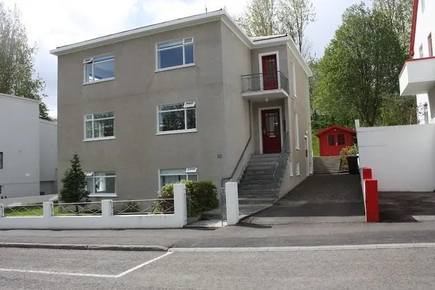 Brekkugata 33 Guesthouse