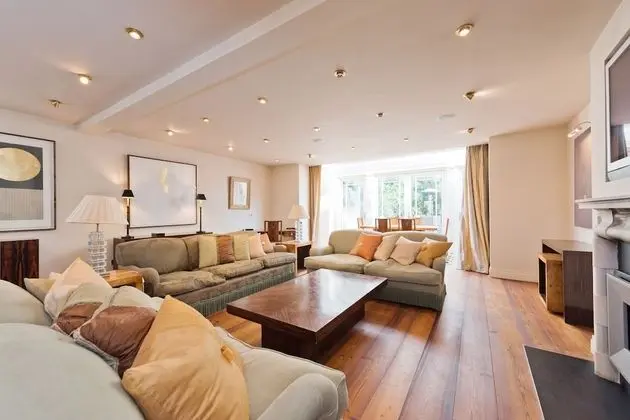 The Brendan Gleeson Suite - hiphipstay