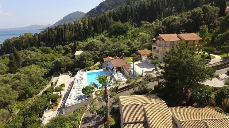 Brentanos Apartments ~ A ~ View of Paradise