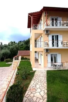 Brentanos Apartments ~ A ~ View of Paradise - Dış Mekan