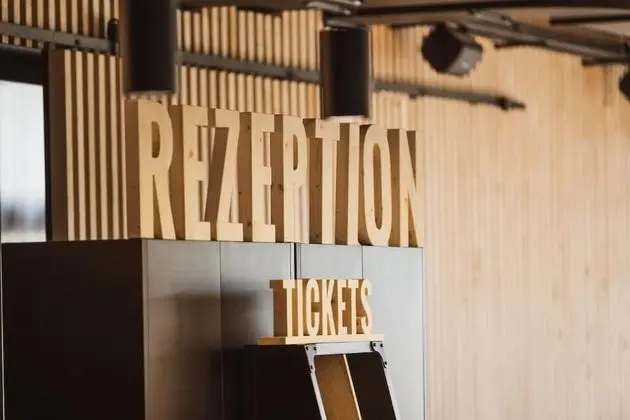Bretterhotel - Lobi
