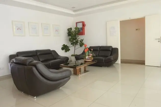 BREZZA HOTEL LUMUT - Lobi