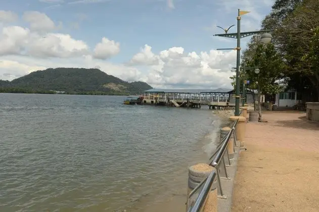 BREZZA HOTEL LUMUT - Plaj