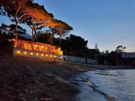 Brezza Marina Guesthouse - Plaj