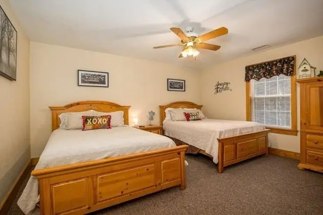 Briarstone Lodge Condo 13C - Two Bedroom Condo - Oda