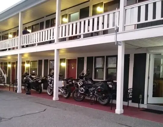 Briarwood Motor Inn - Dış Mekanlar