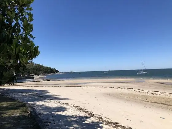 Bribie Island Hotel - Plaj
