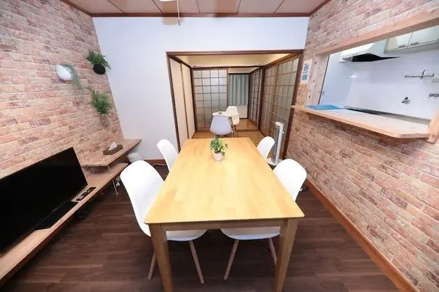 Brick House Near Osaka Castle 217-1