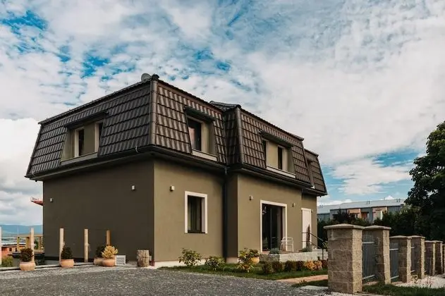 VILLA BRICOLA - Boutique Apartments