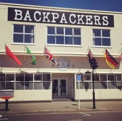 Bridge Backpackers - Dış Mekan
