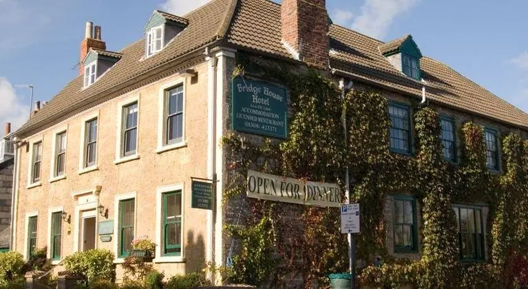Bridge House Hotel
