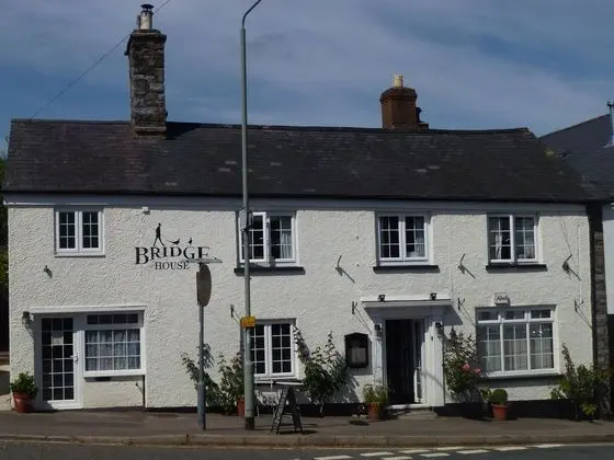 Bridge House Hotel