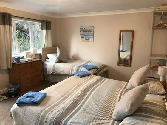 Bridgeside Guest House - B&B