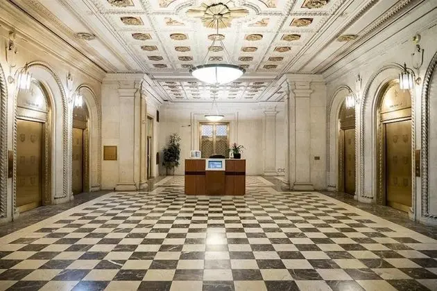 Bridgestreet at the Leader Building - Lobi