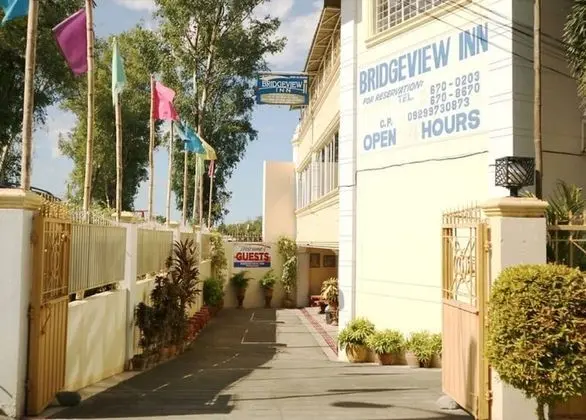 Bridgeview Inn