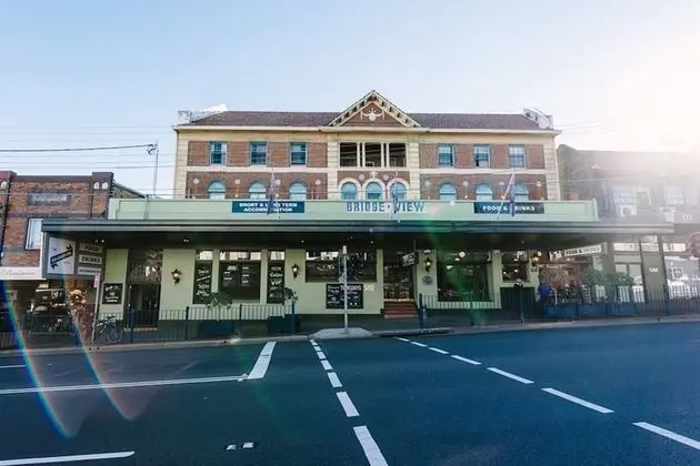 Bridgeview Hotel Willoughby - Dış Mekan