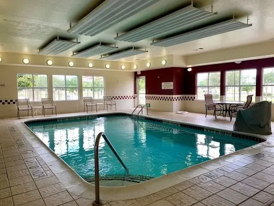 Bridgeway Suites Houston IAH North - Havuz
