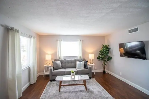 Brief Homes - Oakland Park Victor 2 Bedroom #6 - Oda Düzeni