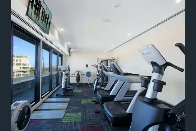 Bright 1 Bedroom Apartment in St Kilda - Fitness
