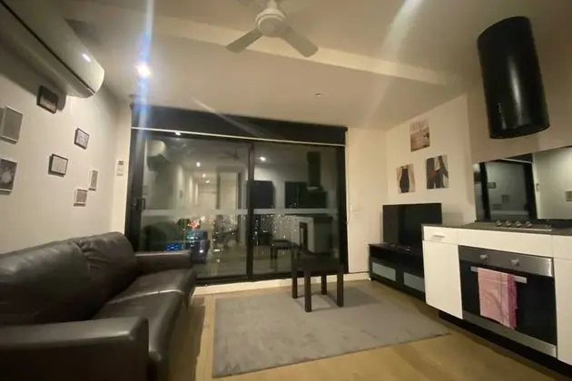 Bright 1 Bedroom Apartment in St Kilda - İç Mekan