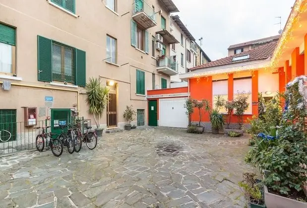 Bright 1 Bedroom near MM1