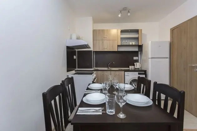 Bright 1bdr Apartment Near Center - Free Parking - İç Mekan