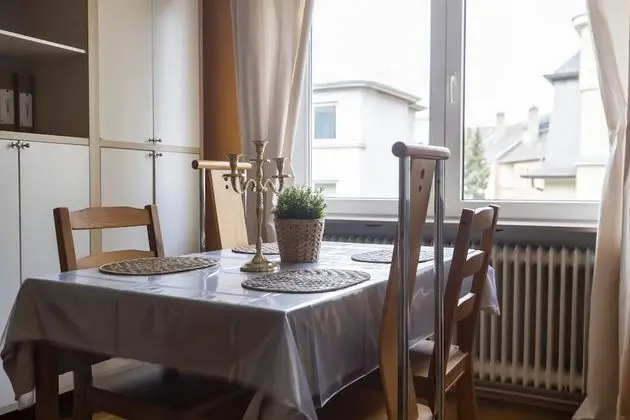 Bright 1BR Apartment City Center - Oda Düzeni
