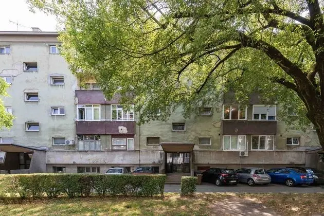 Bright 2bdr Apartment With a Balcony