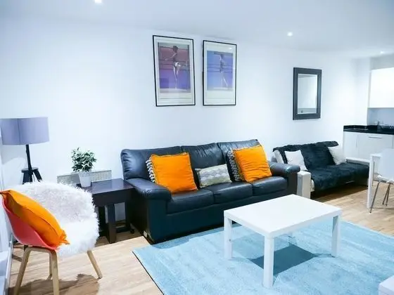 Bright 2BR Apartments Quays - İç Mekan
