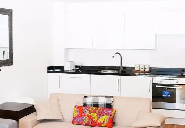 Bright 2BR Apartments Quays - Mutfak