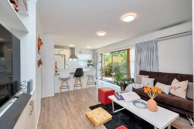 Bright 3 Bedroom near St Lukes Mall 3 - Öne Çıkan Resim
