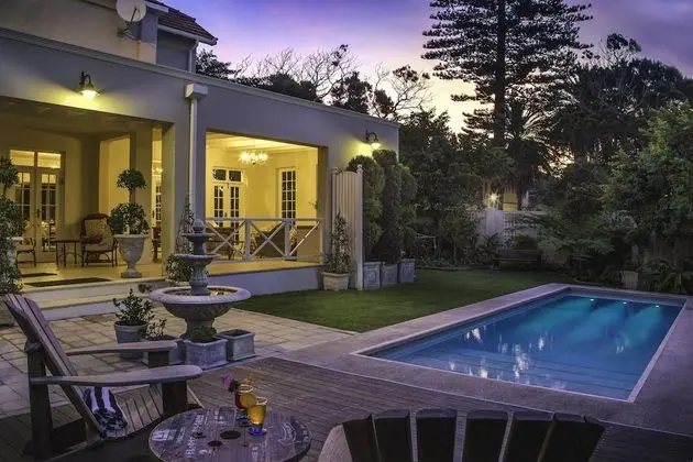 Bright on 5th Guest House - Havuz