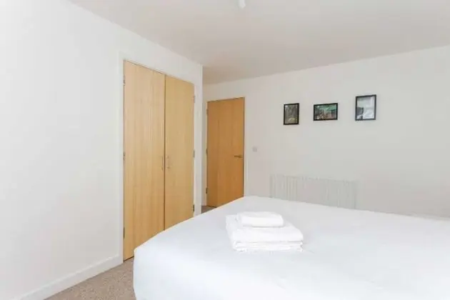 Bright & Airy 1 Bedroom Apartment in Trendy Peckham