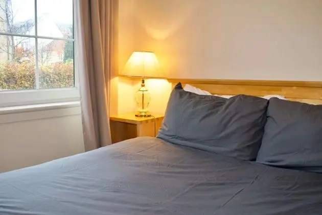 Bright Apartment Close to City Centre