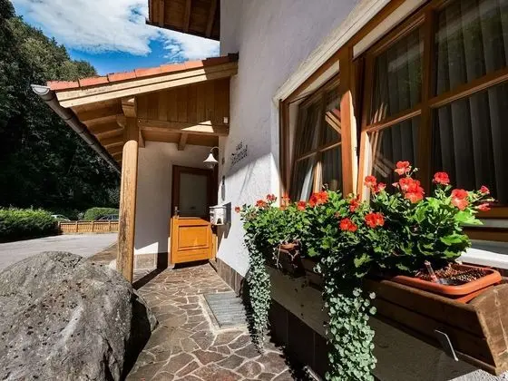 Bright Apartment in Schönau am Königsee With Barbecue - Lobi