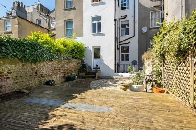 Bright City Centre Flat With Sea 2 Mins Away