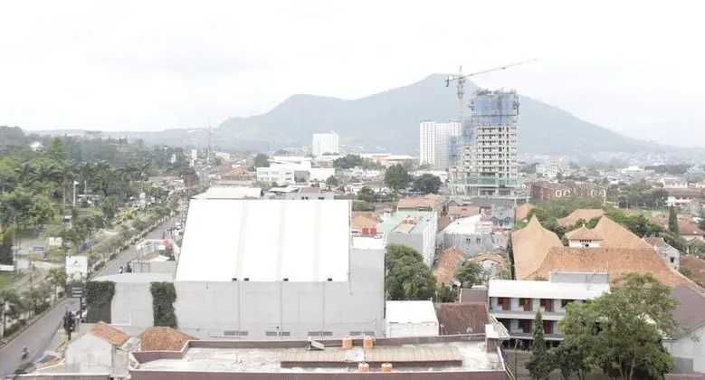Bright & Comfy Studio Apartment at Easton Park Residence Jatinangor near UNPAD