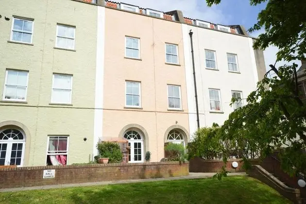 Bright and Cosy Studio Apartment in Stokes Croft