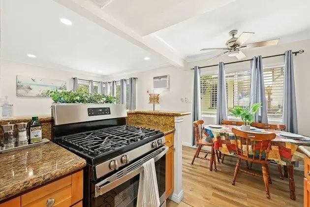Bright&Cozy Getaway 10min to Downtown LA - Mutfak