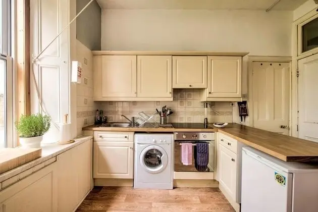 Bright Flat in City Centre for up to 6 Guests! - Mutfak